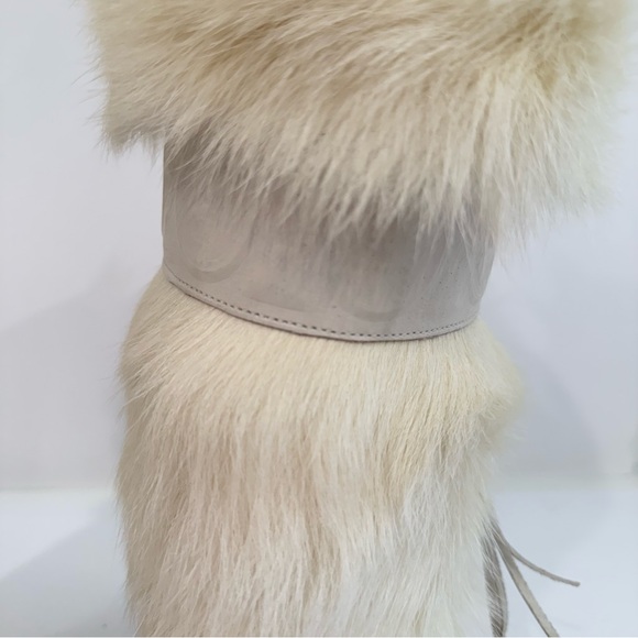 Oscar Sport White Fur Boots - Picture 12 of 14
